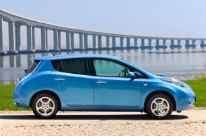Nissan Leaf (lateral)