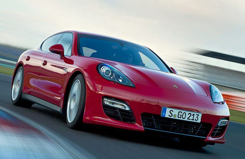 Porsche Panamera GTS (frontal)