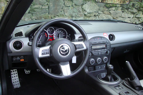Mazda MX-5 Roadster Coupé 1.8 Iruka (interior)