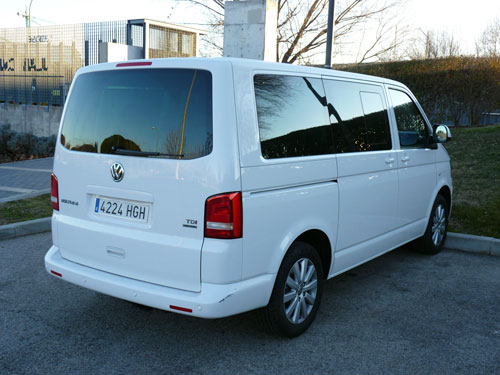 Volkswagen Multivan 2.0 TDI Comfortline Edition 4Motion (trasera)