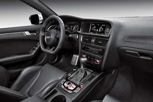 Audi RS4 (interior)