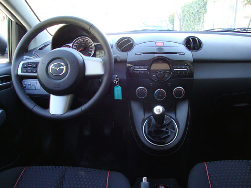 Mazda 2 1.3 Style+ (interior)