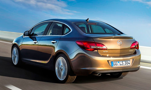 Opel Astra Sedán (trasera)