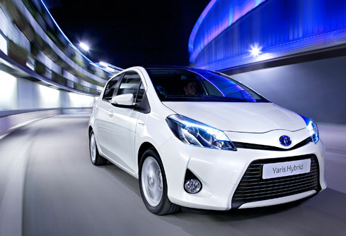 Toyota Yaris Hybrid (frontal)