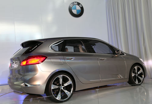 BMW Concept Active Tourer (lateral)
